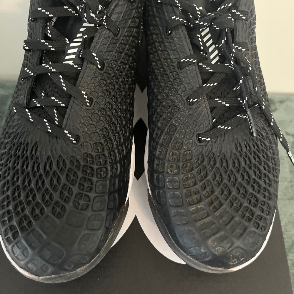 Baseball Cleats - Picture 11 of 12